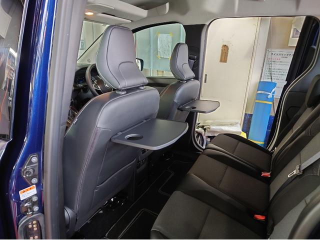 カングー インテンス インテンス デモカーアップ フロントグリルトリコロール トリコロールエンブレム エンスー本革キーケース バックドアシステムポケット フロントシリコンワイパーセット スタッドレスタイヤ スチールホイール(16枚目)