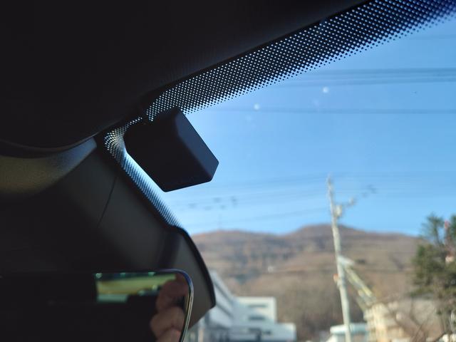 メガーヌ Ｒ．Ｓ．ウルティム　ルノー・スポール　ウルティム　世界限定１９７６台　ＢＯＳＥサウンドシステム９スピーカー＋サブウーファー　スポーツエキゾースト　ＲＳドライブ　トルセンＬＳＤ　Ｂｒｅｍｂｏ製フロントブレーキキャリパー（11枚目）