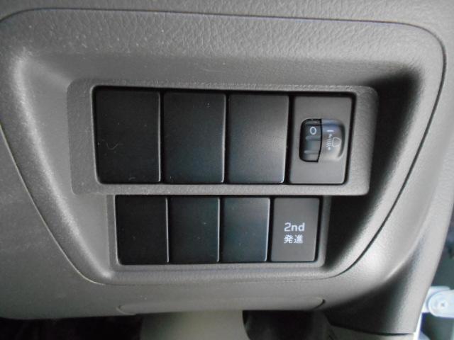 NV100クリッパーバン DX ハイルーフ ワンオーナー 4WD(12枚目)