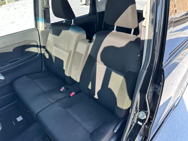 ステラ Ｒ　スマートアシスト　ワンオーナー　ナビ付　純正７インチナビ　Ｂｌｕｅｔｏｏｔｈ接続　ＵＳＢオーディオ接続　リヤビューカメラ　ＥＴＣ　シートヒーター　スマートアシスト（12枚目）