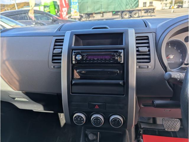 エクストレイル ２０Ｘ　切替４ＷＤ　インテリキー　カプロシート　ＨＩＤライト　フォグランプ　ＥＴＣ　ＡＢＳ　ドアバイザー（13枚目）