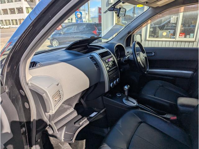 エクストレイル ２０Ｘ　切替４ＷＤ　インテリキー　カプロシート　ＨＩＤライト　フォグランプ　ＥＴＣ　ＡＢＳ　ドアバイザー（29枚目）