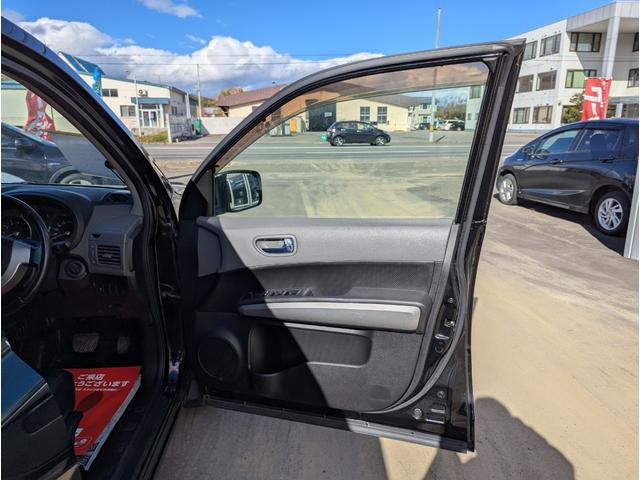 エクストレイル ２０Ｘ　切替４ＷＤ　インテリキー　カプロシート　ＨＩＤライト　フォグランプ　ＥＴＣ　ＡＢＳ　ドアバイザー（35枚目）