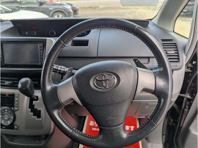 ヴォクシー ZS 4WD 両側パワースライドドア スマートキー プッシュスタート ナビ テレビ バックカメラ フリップタウンモニター リアエアコン HIDライト ミラーウィンカー ETC ワイパーデアイサー ABS(10枚目)