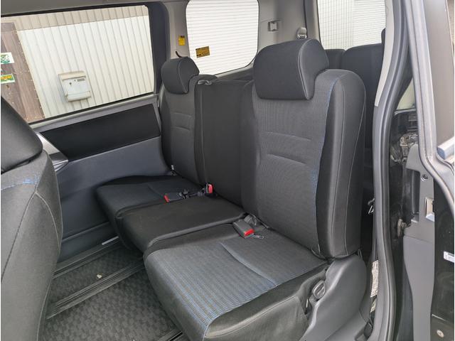 ヴォクシー ZS 4WD 両側パワースライドドア スマートキー プッシュスタート ナビ テレビ バックカメラ フリップタウンモニター リアエアコン HIDライト ミラーウィンカー ETC ワイパーデアイサー ABS(21枚目)