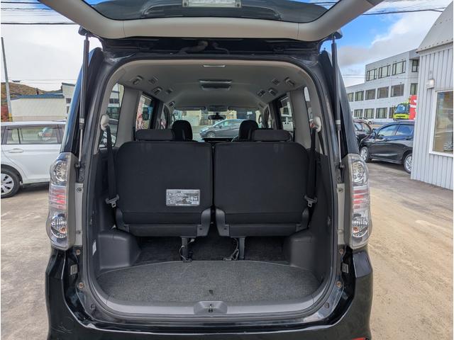 ヴォクシー ZS 4WD 両側パワースライドドア スマートキー プッシュスタート ナビ テレビ バックカメラ フリップタウンモニター リアエアコン HIDライト ミラーウィンカー ETC ワイパーデアイサー ABS(23枚目)