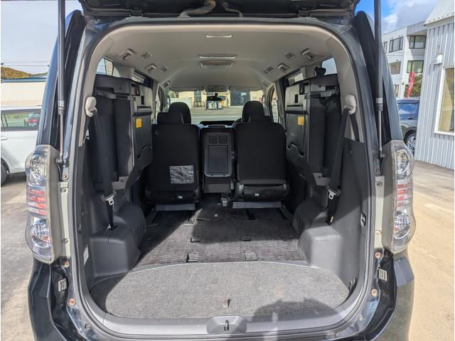 ヴォクシー ZS 4WD 両側パワースライドドア スマートキー プッシュスタート ナビ テレビ バックカメラ フリップタウンモニター リアエアコン HIDライト ミラーウィンカー ETC ワイパーデアイサー ABS(26枚目)