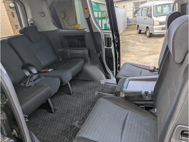 ヴォクシー ZS 4WD 両側パワースライドドア スマートキー プッシュスタート ナビ テレビ バックカメラ フリップタウンモニター リアエアコン HIDライト ミラーウィンカー ETC ワイパーデアイサー ABS(30枚目)