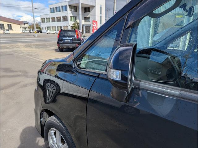 ヴォクシー ZS 4WD 両側パワースライドドア スマートキー プッシュスタート ナビ テレビ バックカメラ フリップタウンモニター リアエアコン HIDライト ミラーウィンカー ETC ワイパーデアイサー ABS(34枚目)