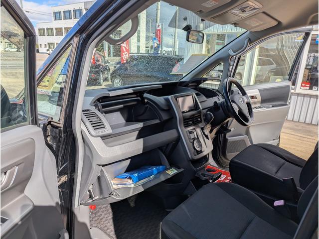 ヴォクシー ZS 4WD 両側パワースライドドア スマートキー プッシュスタート ナビ テレビ バックカメラ フリップタウンモニター リアエアコン HIDライト ミラーウィンカー ETC ワイパーデアイサー ABS(37枚目)
