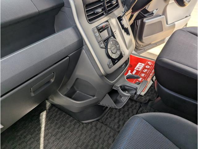 ヴォクシー ZS 4WD 両側パワースライドドア スマートキー プッシュスタート ナビ テレビ バックカメラ フリップタウンモニター リアエアコン HIDライト ミラーウィンカー ETC ワイパーデアイサー ABS(39枚目)