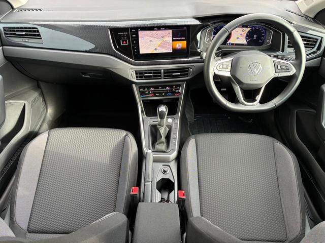 ポロ TSIアクティブ ナビ・テクノロジーパッケージ 元試乗車(2枚目)