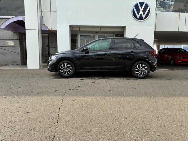 ポロ TSIアクティブ ナビ・テクノロジーパッケージ 元試乗車(4枚目)