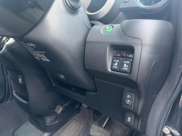 N-BOX G・ターボLパッケージ 4WD 両側電動スライドドア オートクルーズコントロール スマートキー アイドリングストップ 電動格納ミラー ベンチシート CVT 盗難防止システム ABS ESC アルミホイール 衝突安全ボディ(6枚目)