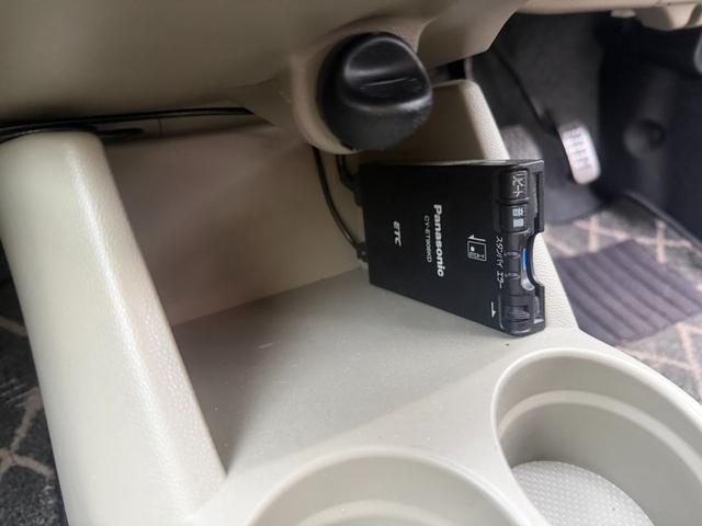 ミラ L 4WD ETC キーレスエントリー MT 盗難防止システム CD MD アルミホイール 衝突安全ボディ エアコン パワーステアリング パワーウィンドウ(6枚目)