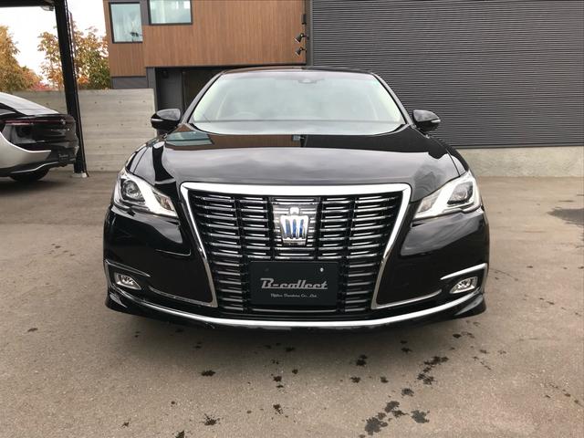 TOYOTA CROWN HYBRID ROYAL SALOON FOUR