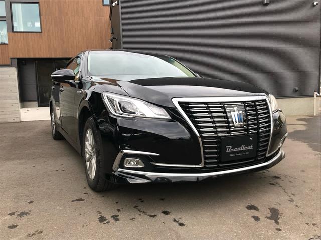 TOYOTA CROWN HYBRID ROYAL SALOON FOUR