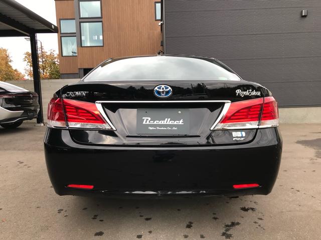 TOYOTA CROWN HYBRID ROYAL SALOON FOUR