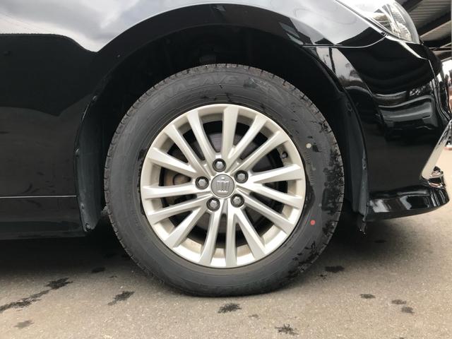 TOYOTA CROWN HYBRID ROYAL SALOON FOUR