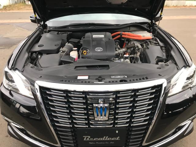 TOYOTA CROWN HYBRID ROYAL SALOON FOUR