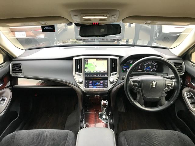 TOYOTA CROWN HYBRID ROYAL SALOON FOUR