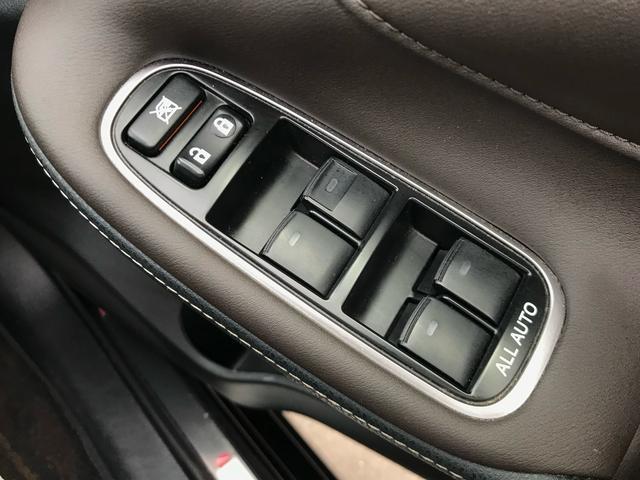 TOYOTA CROWN HYBRID ROYAL SALOON FOUR