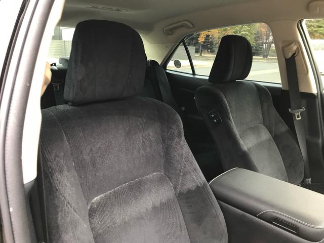 TOYOTA CROWN HYBRID ROYAL SALOON FOUR