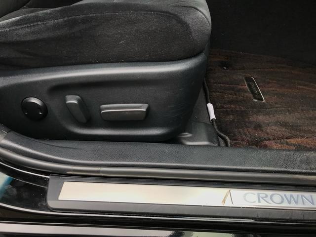 TOYOTA CROWN HYBRID ROYAL SALOON FOUR