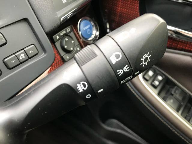 TOYOTA CROWN HYBRID ROYAL SALOON FOUR