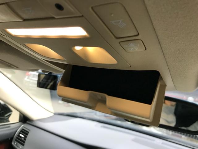 TOYOTA CROWN HYBRID ROYAL SALOON FOUR