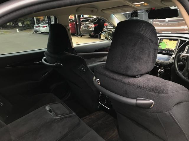 TOYOTA CROWN HYBRID ROYAL SALOON FOUR