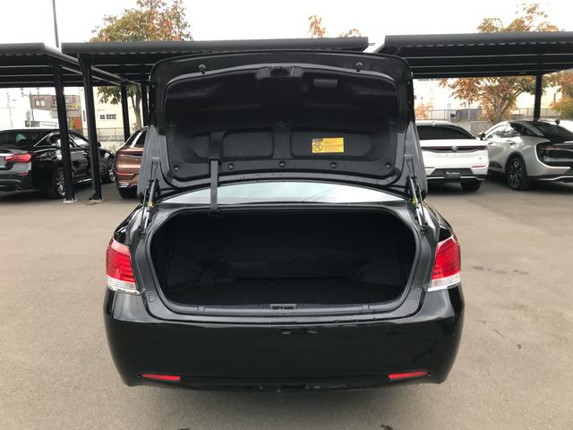 TOYOTA CROWN HYBRID ROYAL SALOON FOUR