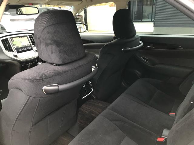 TOYOTA CROWN HYBRID ROYAL SALOON FOUR