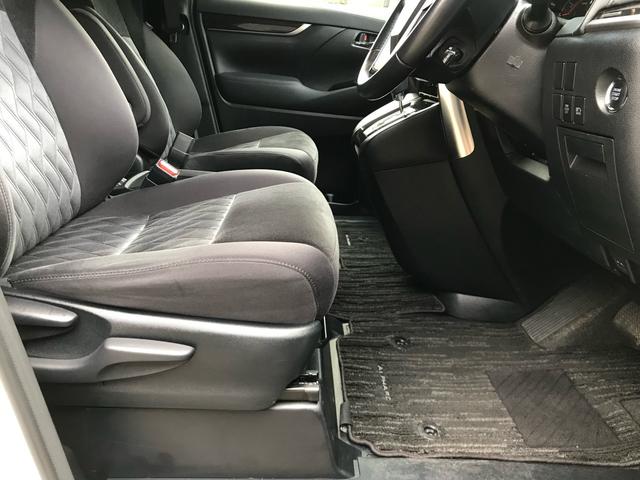アルファード ２．５Ｓ　寒冷地仕ＷＡＣ　オートハイビーム　フルフラット　盗難防止　ＬＥＤヘッド　横滑防止装置　クルコン　スマートキー　キーレス　４ＷＤ　３列シート　レーンキープアシスト　オートライト　アイドルストップ　ソナー（22枚目）