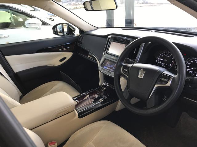 クラウン ロイヤルi-Four キーレス 横滑り防止機能 盗難防止装置 4WD LEDヘッドランプ クルーズコントロール オートライト エアバッグ スマートキー&プッシュスタート ABS(18枚目)