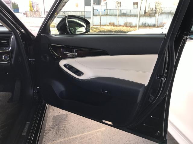 クラウン ロイヤルi-Four キーレス 横滑り防止機能 盗難防止装置 4WD LEDヘッドランプ クルーズコントロール オートライト エアバッグ スマートキー&プッシュスタート ABS(19枚目)