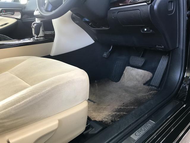 クラウン ロイヤルi-Four キーレス 横滑り防止機能 盗難防止装置 4WD LEDヘッドランプ クルーズコントロール オートライト エアバッグ スマートキー&プッシュスタート ABS(20枚目)