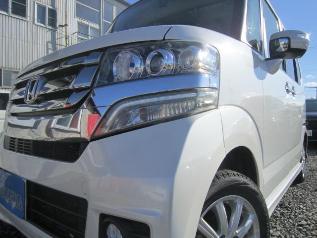 N-BOXカスタム G・Lパッケージ 4WD ワンオーナー車 パワースライドドア 社外ナビ&フルセグTV Bカメラ E/Gスターター ドラレコ ETC HID フォグ 社外アルミ 記録簿 冬タイヤ+アルミセット積込み 1年間走行無制限保証(2枚目)