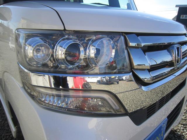 N-BOXカスタム G・Lパッケージ 4WD ワンオーナー車 パワースライドドア 社外ナビ&フルセグTV Bカメラ E/Gスターター ドラレコ ETC HID フォグ 社外アルミ 記録簿 冬タイヤ+アルミセット積込み 1年間走行無制限保証(5枚目)