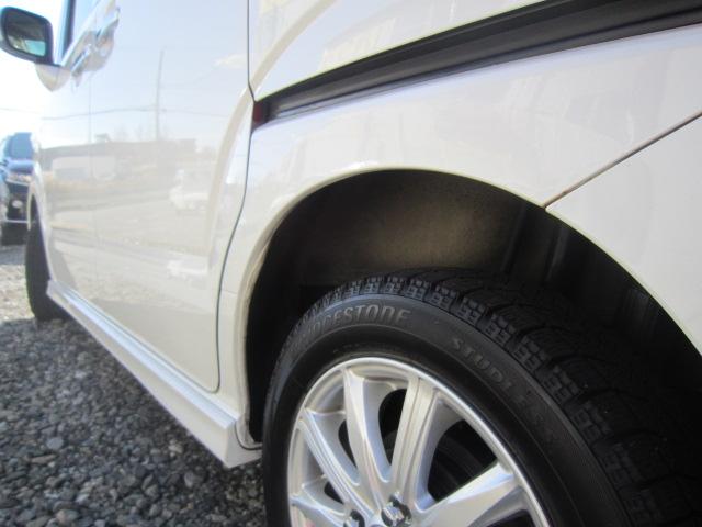 N-BOXカスタム G・Lパッケージ 4WD ワンオーナー車 パワースライドドア 社外ナビ&フルセグTV Bカメラ E/Gスターター ドラレコ ETC HID フォグ 社外アルミ 記録簿 冬タイヤ+アルミセット積込み 1年間走行無制限保証(12枚目)