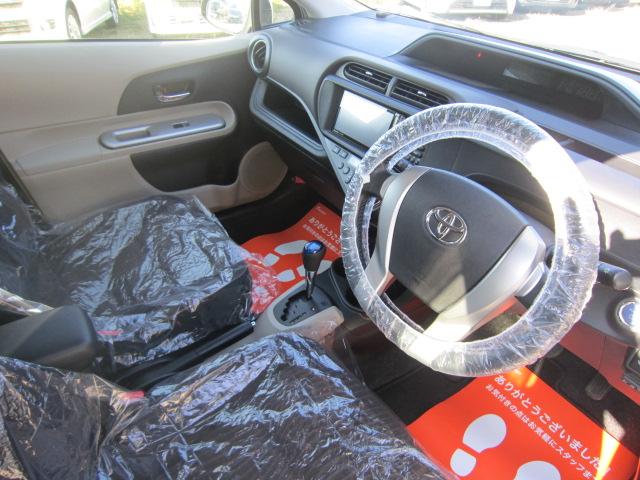 アクア Ｇ　１オーナー　純正エアロ　ナビ＆フルセグＴＶ　Ｂｉｕｅｔｏｏｔｈ　スマートキー　エンスタ　Ｐスタート　シートヒーター　ＥＴＣ　純正１６ＡＷ　ドアバイザー　記録簿　スタッドレス＋アルミセット積込み（20枚目）