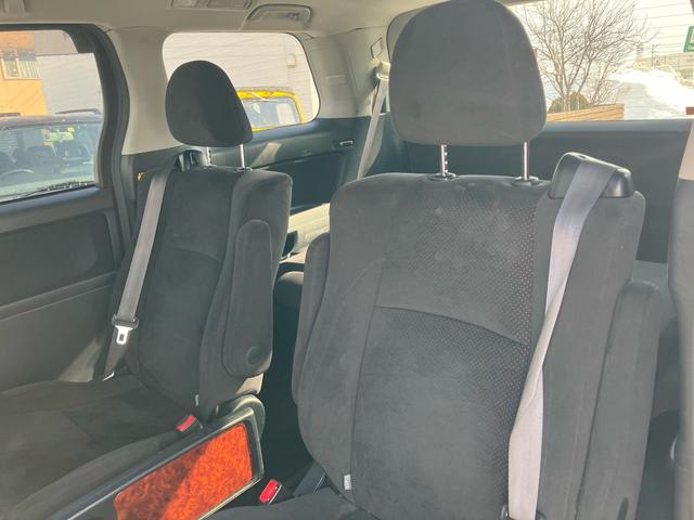 ヴェルファイア ２．４Ｚ　プラチナセレクションＩＩ　４ＷＤ　スマートキー　クラランスソナー　電動リアゲート　ＵＳＢ入力端子　Ｂｌｕｅｔｏｏｔｈ接続　バックカメラ　ナビ　ＥＴＣ　サイドバイザー　オットマン　修復歴なし　保証あり　ホワイト（31枚目）