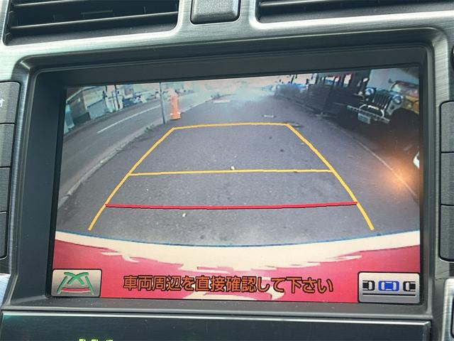 クラウン ロイヤルサルーンｉ－Ｆｏｕｒ　４ＷＤ　ドライブレコーダー　クリアランスソナー　オートクルーズコントロール　バックカメラ　ナビ　ＴＶ　アルミホイール　オートライト　ＨＩＤ　ＡＴ　スマートキー　盗難防止システム　ＣＤ　ＤＶＤ再生　ＭＤ（5枚目）