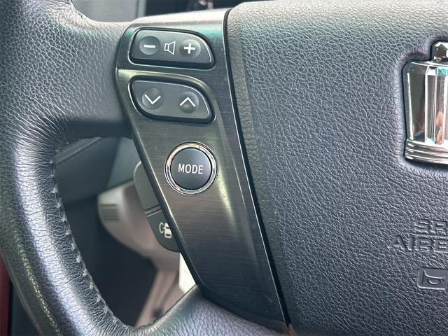 クラウン ロイヤルサルーンｉ－Ｆｏｕｒ　４ＷＤ　ドライブレコーダー　クリアランスソナー　オートクルーズコントロール　バックカメラ　ナビ　ＴＶ　アルミホイール　オートライト　ＨＩＤ　ＡＴ　スマートキー　盗難防止システム　ＣＤ　ＤＶＤ再生　ＭＤ（10枚目）