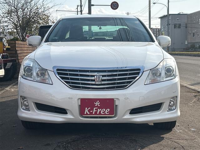 クラウン ロイヤルサルーンｉ－Ｆｏｕｒ　４ＷＤ　ドライブレコーダー　クリアランスソナー　オートクルーズコントロール　バックカメラ　ナビ　ＴＶ　アルミホイール　オートライト　ＨＩＤ　ＡＴ　スマートキー　盗難防止システム　ＣＤ　ＤＶＤ再生　ＭＤ（13枚目）