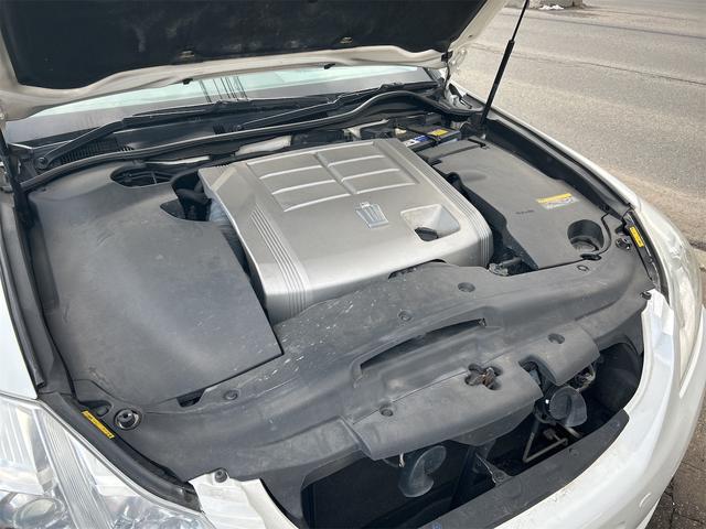 クラウン ロイヤルサルーンｉ－Ｆｏｕｒ　４ＷＤ　ドライブレコーダー　クリアランスソナー　オートクルーズコントロール　バックカメラ　ナビ　ＴＶ　アルミホイール　オートライト　ＨＩＤ　ＡＴ　スマートキー　盗難防止システム　ＣＤ　ＤＶＤ再生　ＭＤ（20枚目）