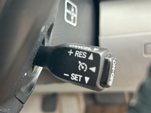 クラウン ロイヤルサルーンｉ－Ｆｏｕｒ　４ＷＤ　ドライブレコーダー　クリアランスソナー　オートクルーズコントロール　バックカメラ　ナビ　ＴＶ　アルミホイール　オートライト　ＨＩＤ　ＡＴ　スマートキー　盗難防止システム　ＣＤ　ＤＶＤ再生　ＭＤ（32枚目）