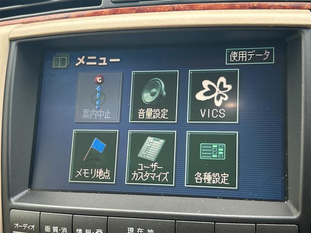 クラウン ロイヤルサルーンｉ－Ｆｏｕｒ　４ＷＤ　ドライブレコーダー　オートクルーズコントロール　バックカメラ　ナビ　エアロ　ＨＩＤ　ＡＴ　スマートキー　電動格納ミラー　盗難防止システム　ＣＤ　衝突安全ボディ　ＡＢＳ　ＥＳＣ　エアコン（6枚目）