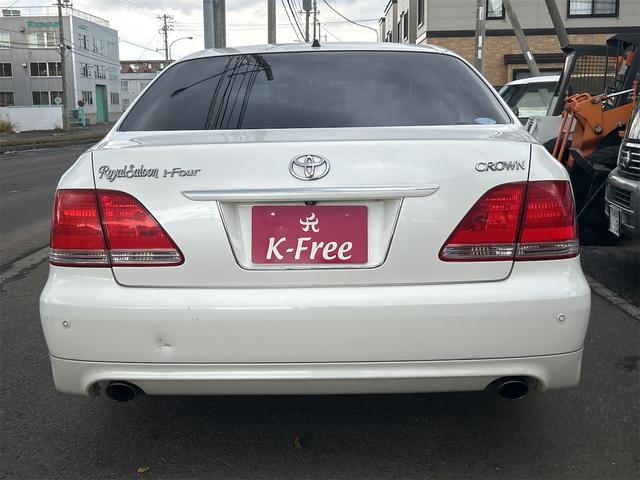 クラウン ロイヤルサルーンｉ－Ｆｏｕｒ　４ＷＤ　ドライブレコーダー　オートクルーズコントロール　バックカメラ　ナビ　エアロ　ＨＩＤ　ＡＴ　スマートキー　電動格納ミラー　盗難防止システム　ＣＤ　衝突安全ボディ　ＡＢＳ　ＥＳＣ　エアコン（18枚目）