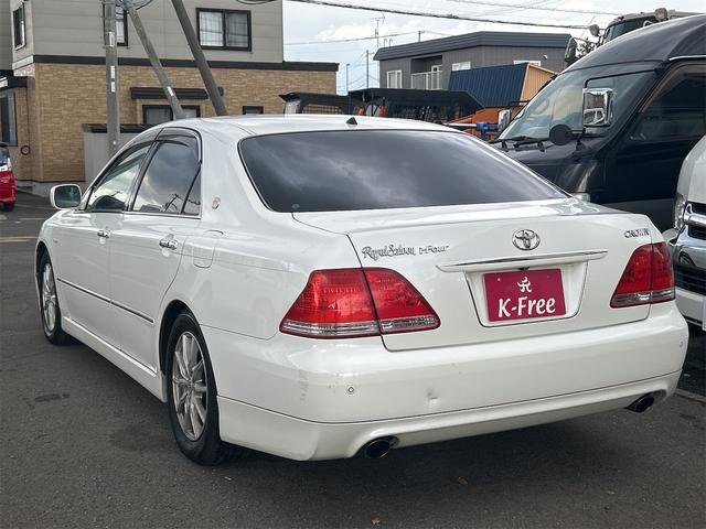 クラウン ロイヤルサルーンｉ－Ｆｏｕｒ　４ＷＤ　ドライブレコーダー　オートクルーズコントロール　バックカメラ　ナビ　エアロ　ＨＩＤ　ＡＴ　スマートキー　電動格納ミラー　盗難防止システム　ＣＤ　衝突安全ボディ　ＡＢＳ　ＥＳＣ　エアコン（19枚目）